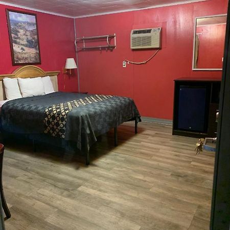 Budget Inn Monroeville Exterior photo